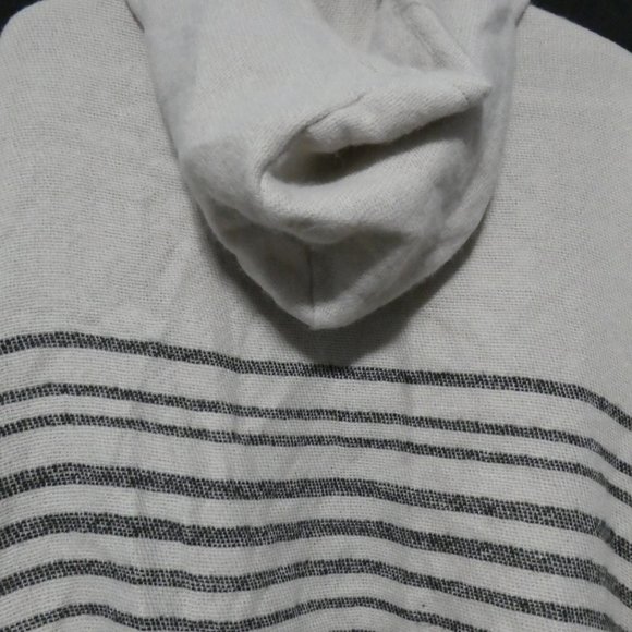 GARAGE one size, striped hooded poncho with deep pockets, BNWT - Picture 9 of 15